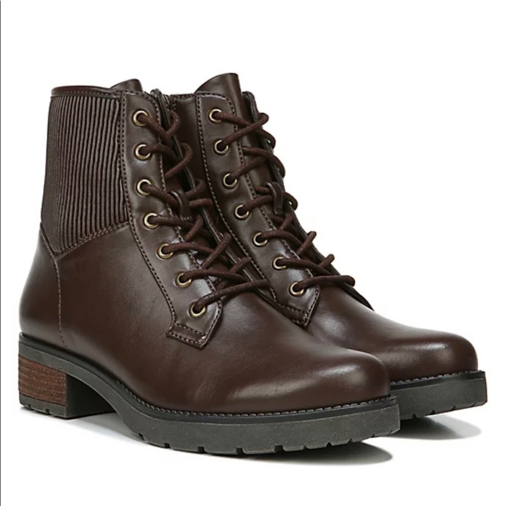NEVER WORN SOUL NATURALIZER COMBAT BOOTS